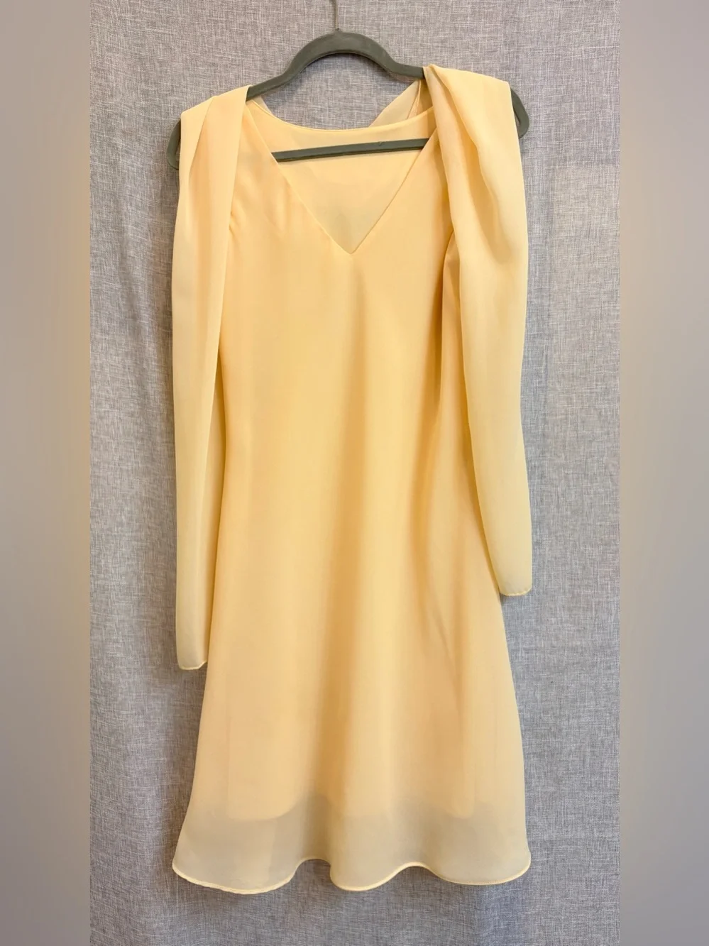 Sleeveless Yellow V-Neck Chiffon Midi Dress with scarf/wrap - sz 10